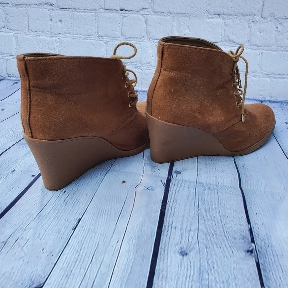 MERONA SUADE WEDGES